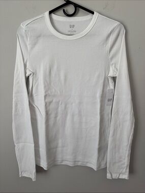 🆕 GAP - Women’s Essential Rib Long Sleeve Crewneck Top - White - M